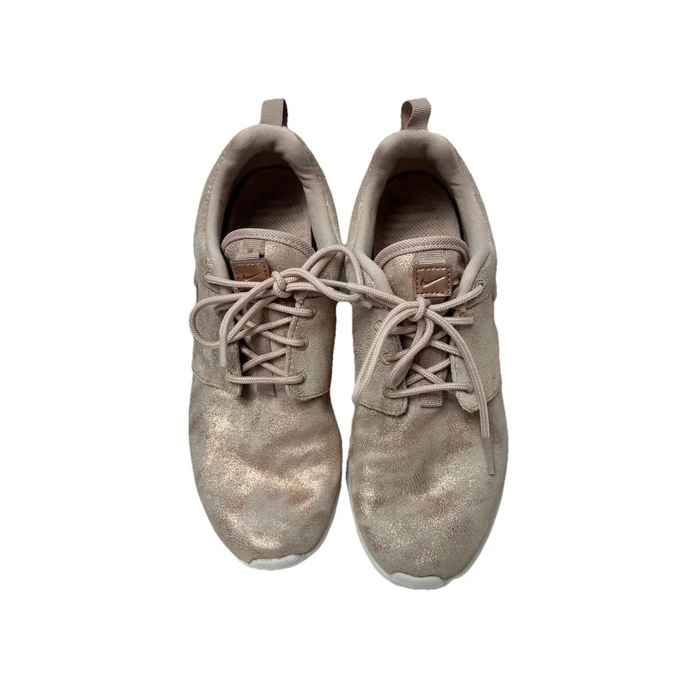 Nike Roshe Women's Sneakers Size 6,5‎ EU 37 Rose Gold Athleisure Sport Lux Yoga